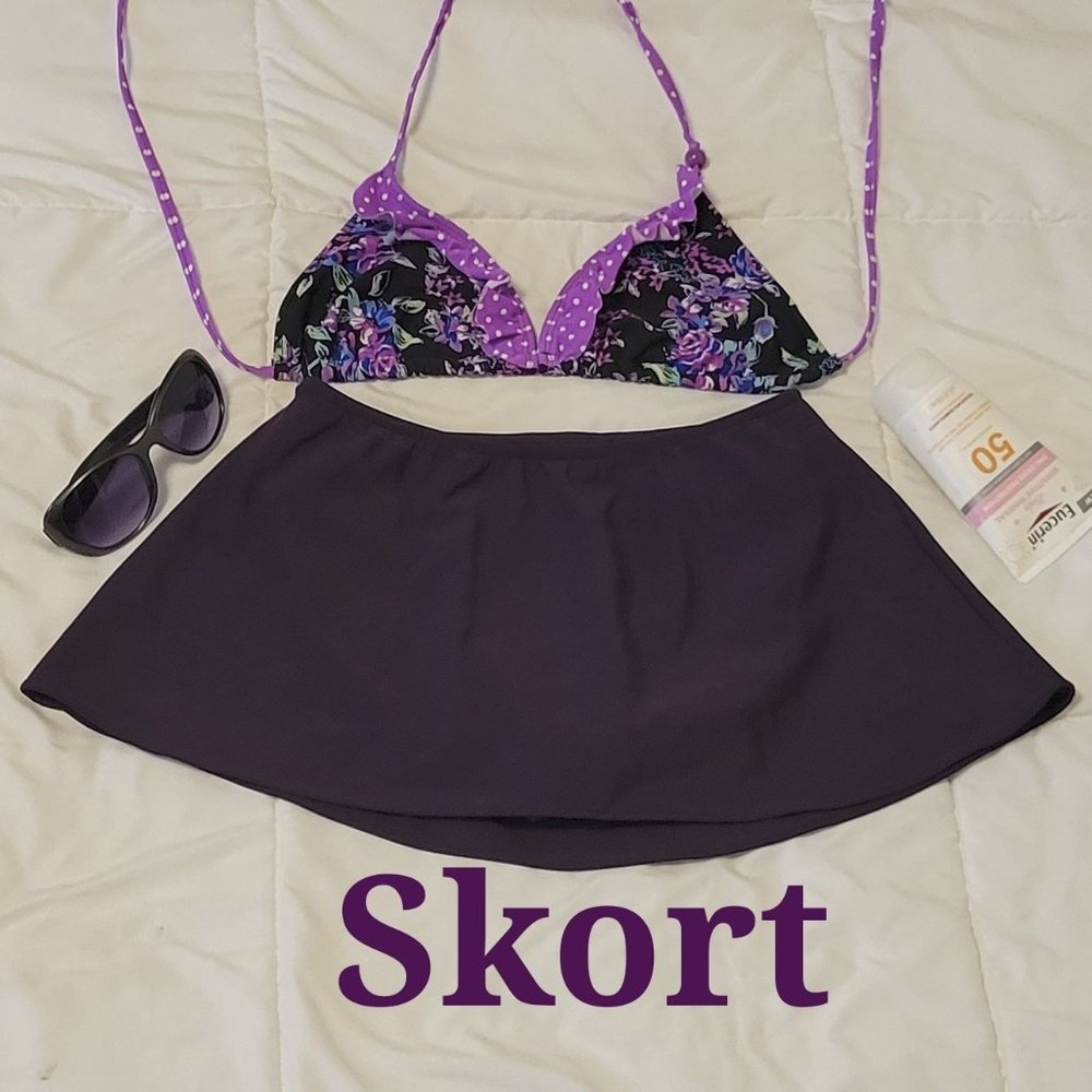 ❣️HP❣️Dark purple swimsuit skirt skort bottoms. Sz: 8